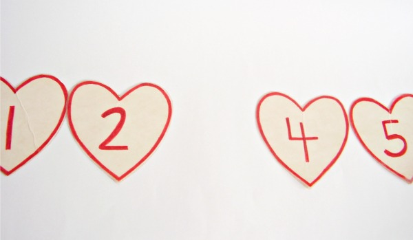 Sort numbered Valentine cards in order from 1 to 5