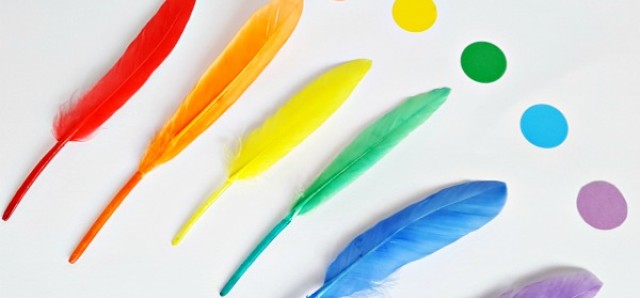 Rainbow craft with feathers for toddler and preschooler