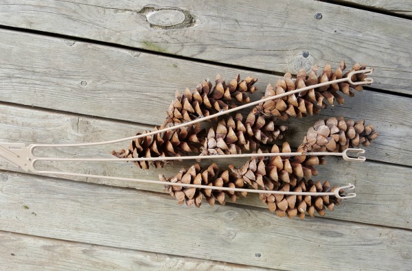 DIY pine cone and burlap decor