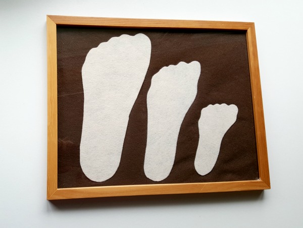 preschoolers make memories with footprint craft