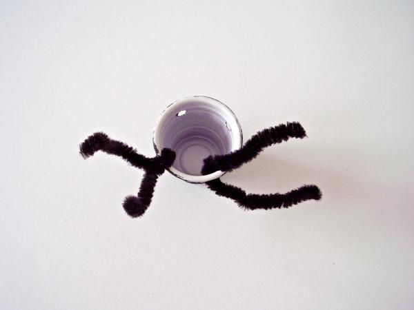 Spider craft with Halloween theme for kids art activity