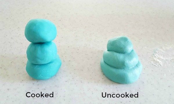 Build a snowman with homemade play dough