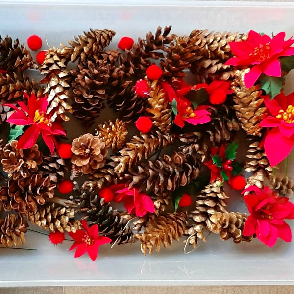 Sensory bin with Christmas theme for kids