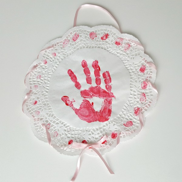 Hand print preschool threading craft