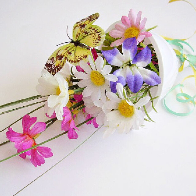 Kids can make a beautiful bouquet craft for Mothers Day
