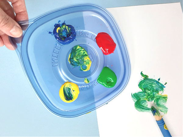 Plastic lid paint palette for kids art