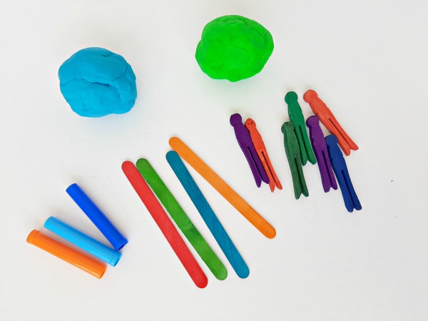 How to Organize a Craft Box for Easy Art Activities with Kids