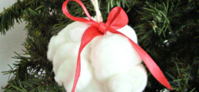 Snowball Christmas ornament preschool craft