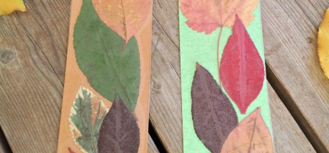 Bookmark preschool craft with autumn leaves