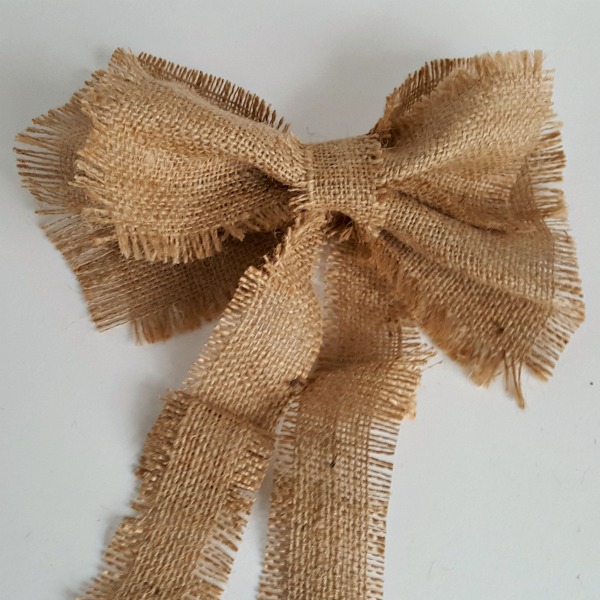Burlap bow easy to make for holiday decorating