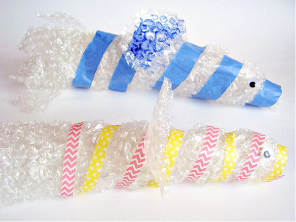 Bubble Wrap Fish 🐟 The next recycling party decorations we made