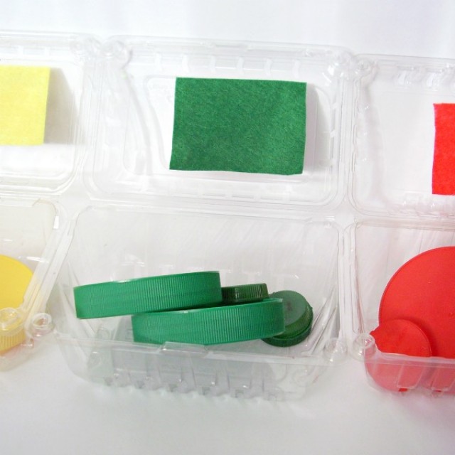 Sort jar lids by color in preschool math activities