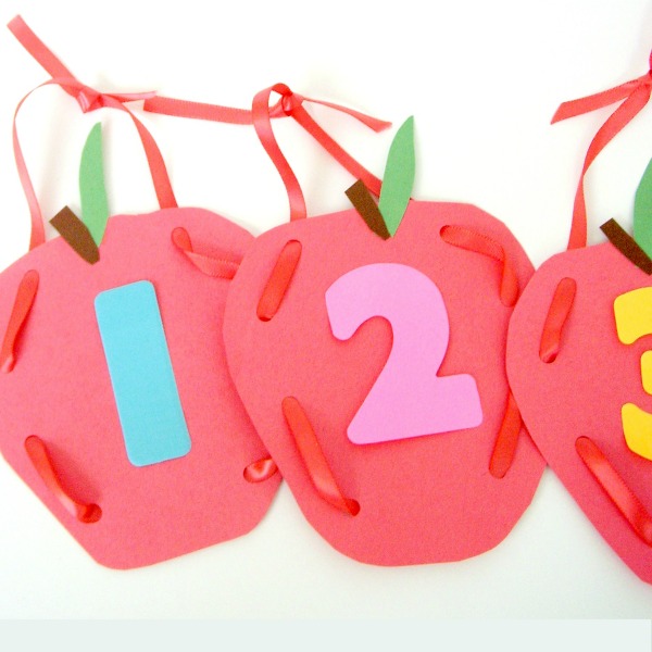 Apple craft and activity for preschoolers