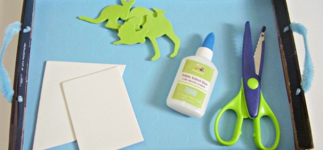 box lid craft tray for easy setup of preschool activities