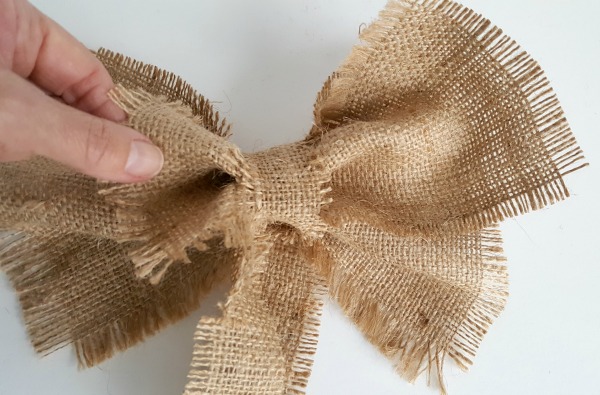 Easy to make burlap bow