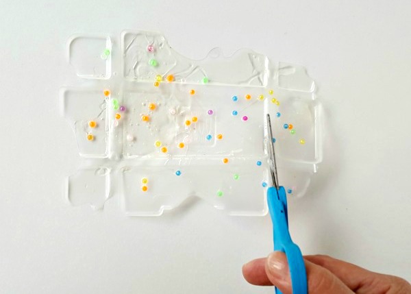 Fun with Glue and Beads STEAM Activity for Kids » Preschool Toolkit