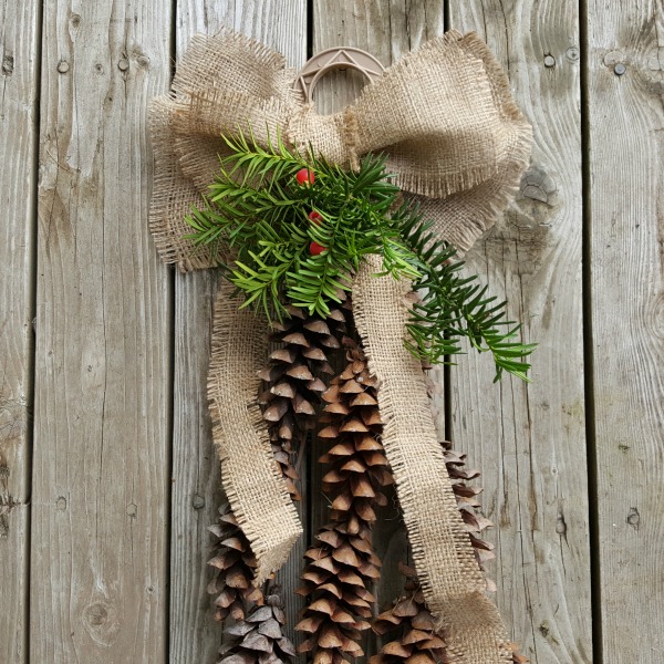 How to Add Pine Cones and Burlap to your Christmas Decor » Preschool ...