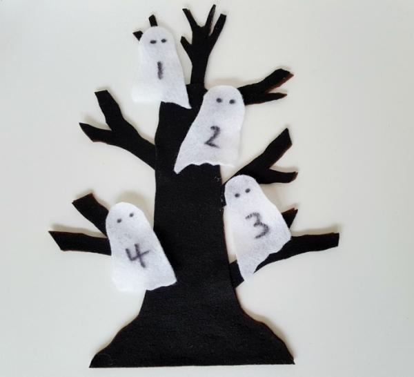 Felt ghosts on felt tree preschool activity