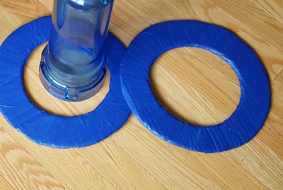 Make a ring toss game using recycled materials for indoor or outdoor family fun - Preschool Toolkit