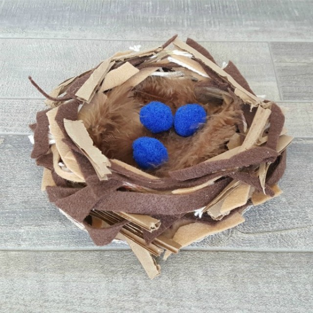 Preschool bird nest craft and science activity