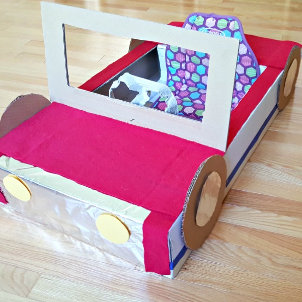 Cardboard box roadster to make for kids pretend play