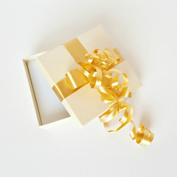 Small box with bow for eco gift wrap option