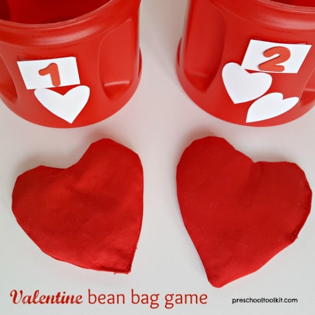 Valentine bean bag game for kids - Preschool Toolkit