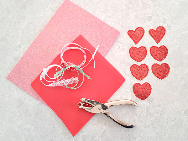 Valentine craft lacing activity for kids