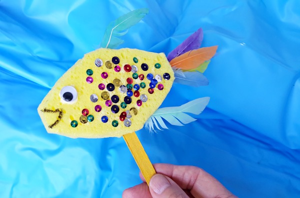 Easy Sponge Puppet for Under the Sea Preschool Theme » Preschool Toolkit
