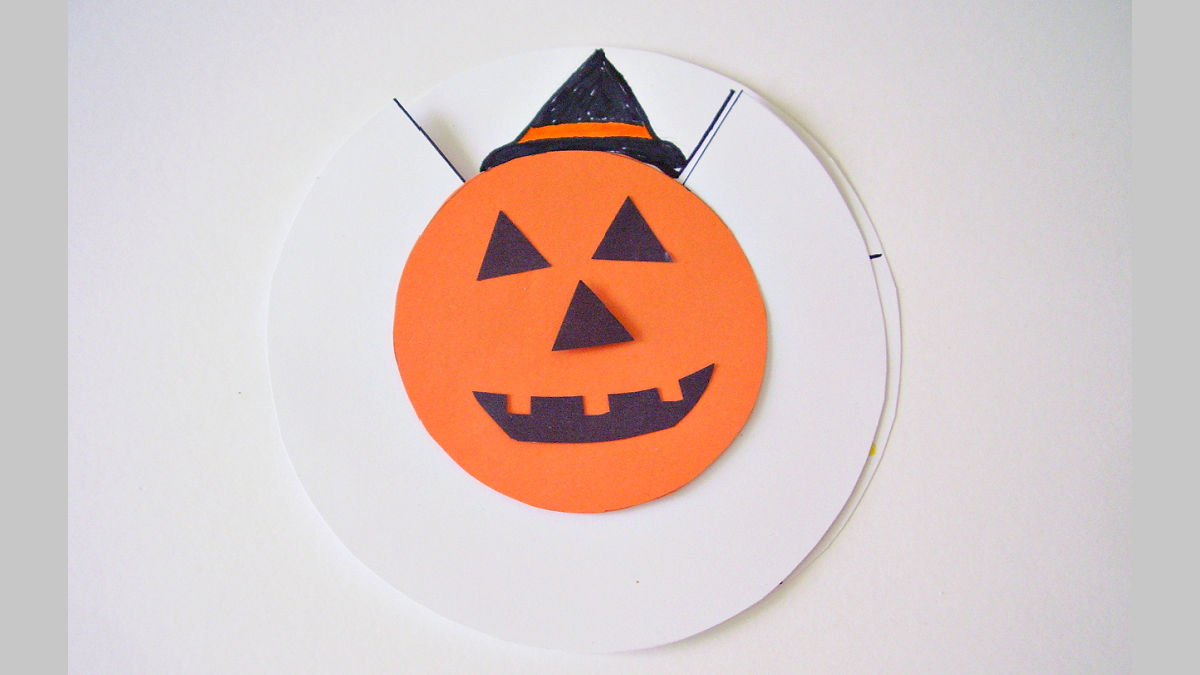 preschool paper dial pumpkin craft for Haalloween