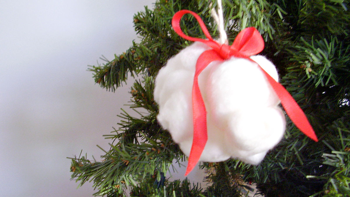 sensory activity cotton ball Christmas ornament kids craft