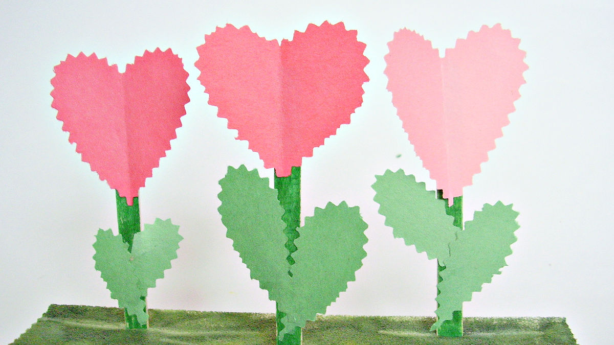 Paper flowers craft for preschool Valentine theme