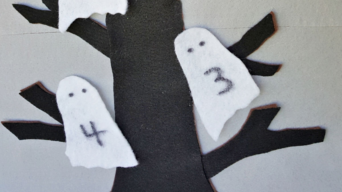 felt ghost cutouts for preschool counting activities at circle time