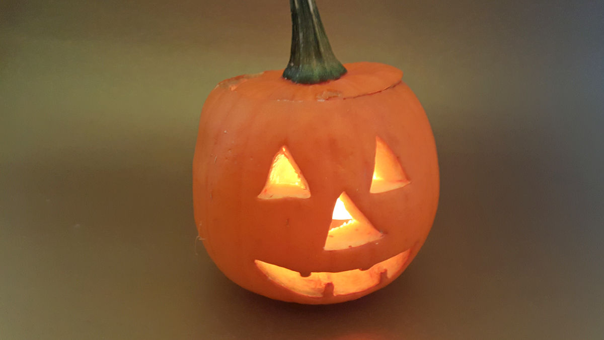 pumpkin with light easy Halloween craft