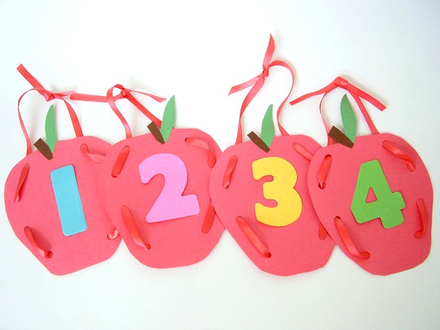 apple craft and counting game for preschool