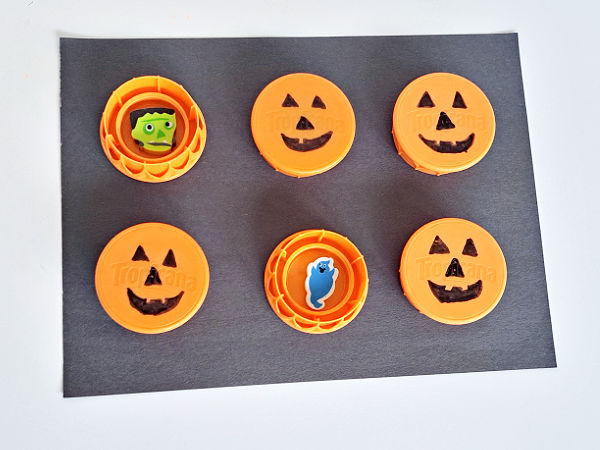 Halloween matching game for preschoolers and toddlers