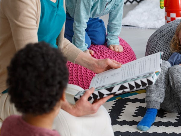 how to have a successful story time with preschoolers