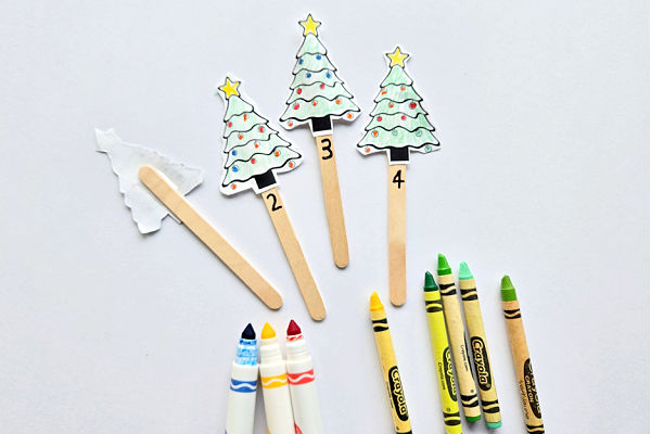 Christmas tree printable to make a game for preschoolers