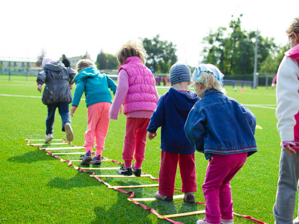 build a program for preschool facility with indoor and outdoor play